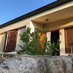 Punta Nera بيت للعطل